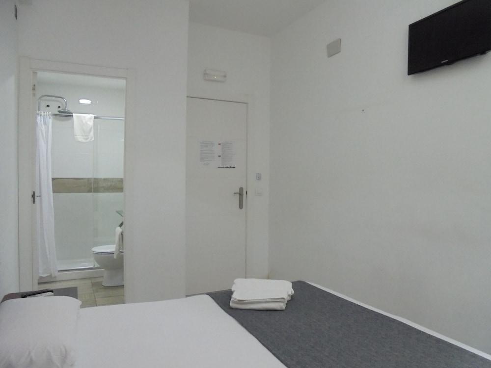 Easy Sants By Bossh! (Adults Only) Hostel Барселона Екстериор снимка